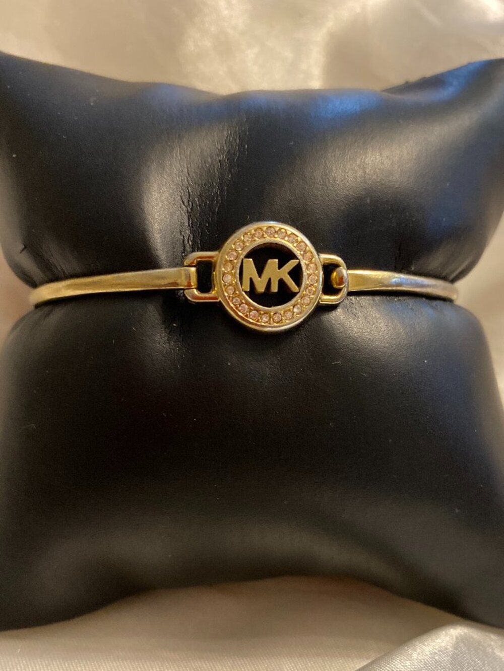 Michael Kors Logo Hook  Bracelet